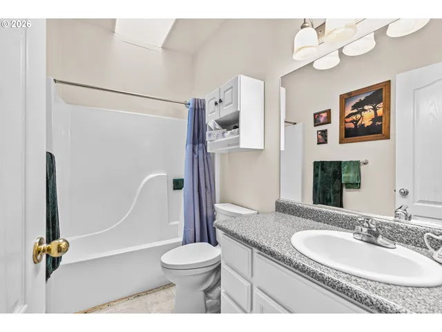 $465,000 | 419 Idlewild Drive, Cave Junction, OR 97523