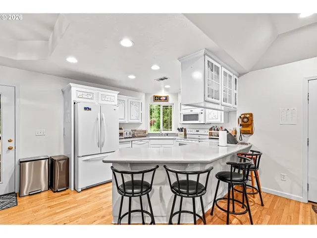 $465,000 | 419 Idlewild Drive, Cave Junction, OR 97523