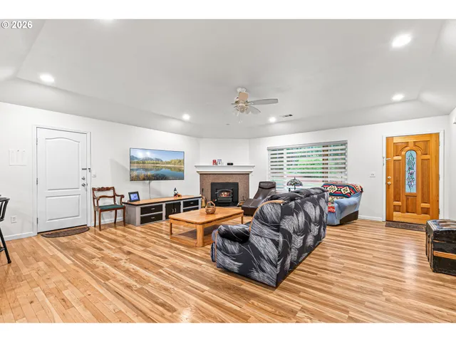 $465,000 | 419 Idlewild Drive, Cave Junction, OR 97523