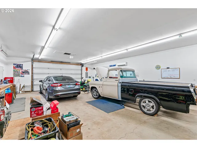 $465,000 | 419 Idlewild Drive, Cave Junction, OR 97523