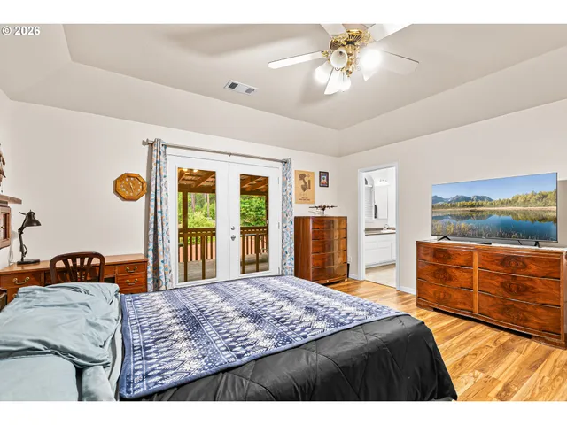 $465,000 | 419 Idlewild Drive, Cave Junction, OR 97523