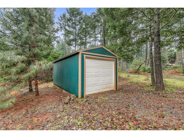 $465,000 | 419 Idlewild Drive, Cave Junction, OR 97523