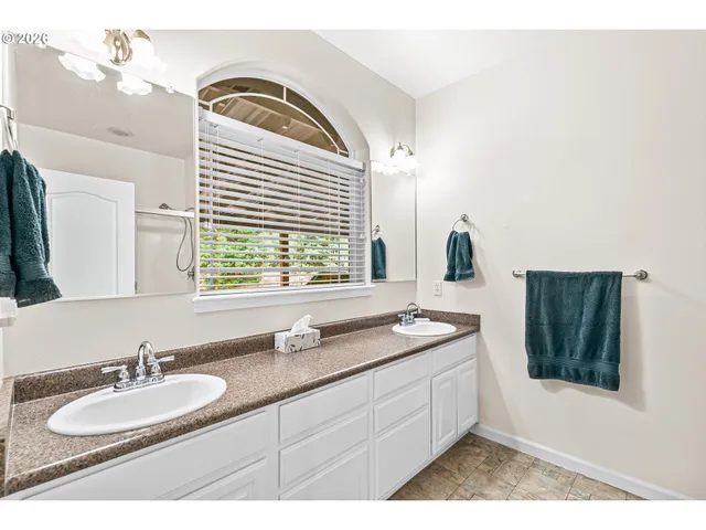 $465,000 | 419 Idlewild Drive, Cave Junction, OR 97523