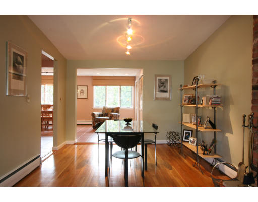 92 Damon Road Needham, MA 02494 - Photo 5 of 10