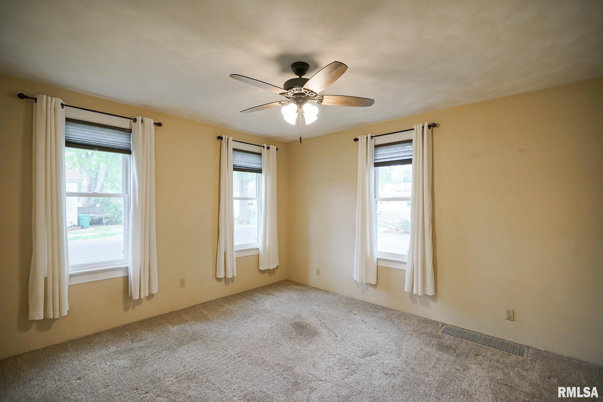 914 Henrietta Street Pekin, IL 61554 - Photo 22 of 61