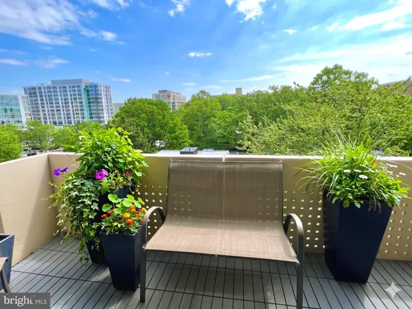 $204,500 | 430 M Street Southwest, Unit N502, Washington, DC 20024