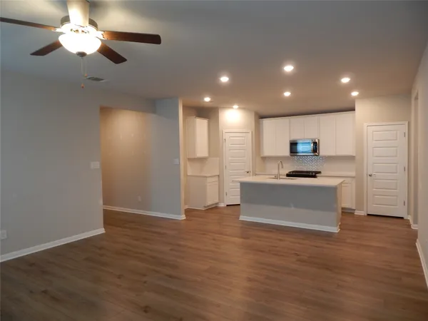 $1,995 | 126 Fairmeadow Downs Drive, Hutto, TX 78634