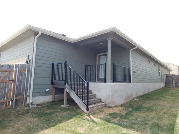 $1,995 | 126 Fairmeadow Downs Drive, Hutto, TX 78634