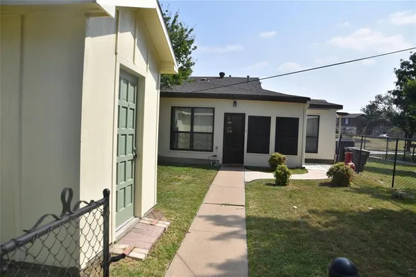 $1,700 | 8627 North Normandale Street, Fort Worth, TX 76116