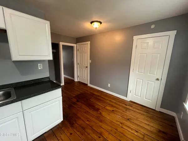 $1,275 | 1643 1st Street, Unit 2, Rensselaer, NY 12144