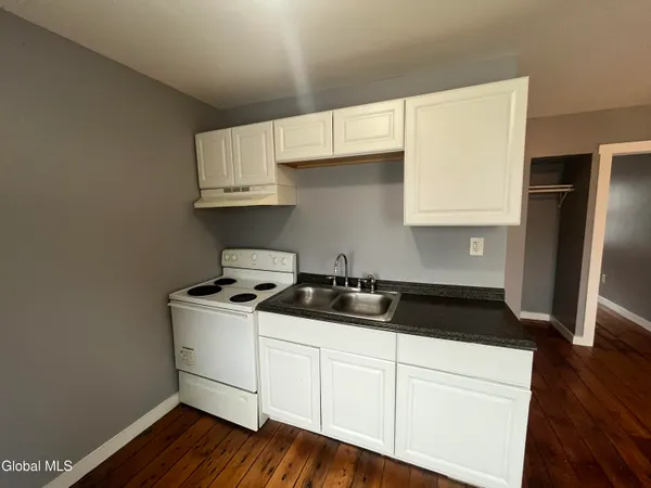 $1,275 | 1643 1st Street, Unit 2, Rensselaer, NY 12144