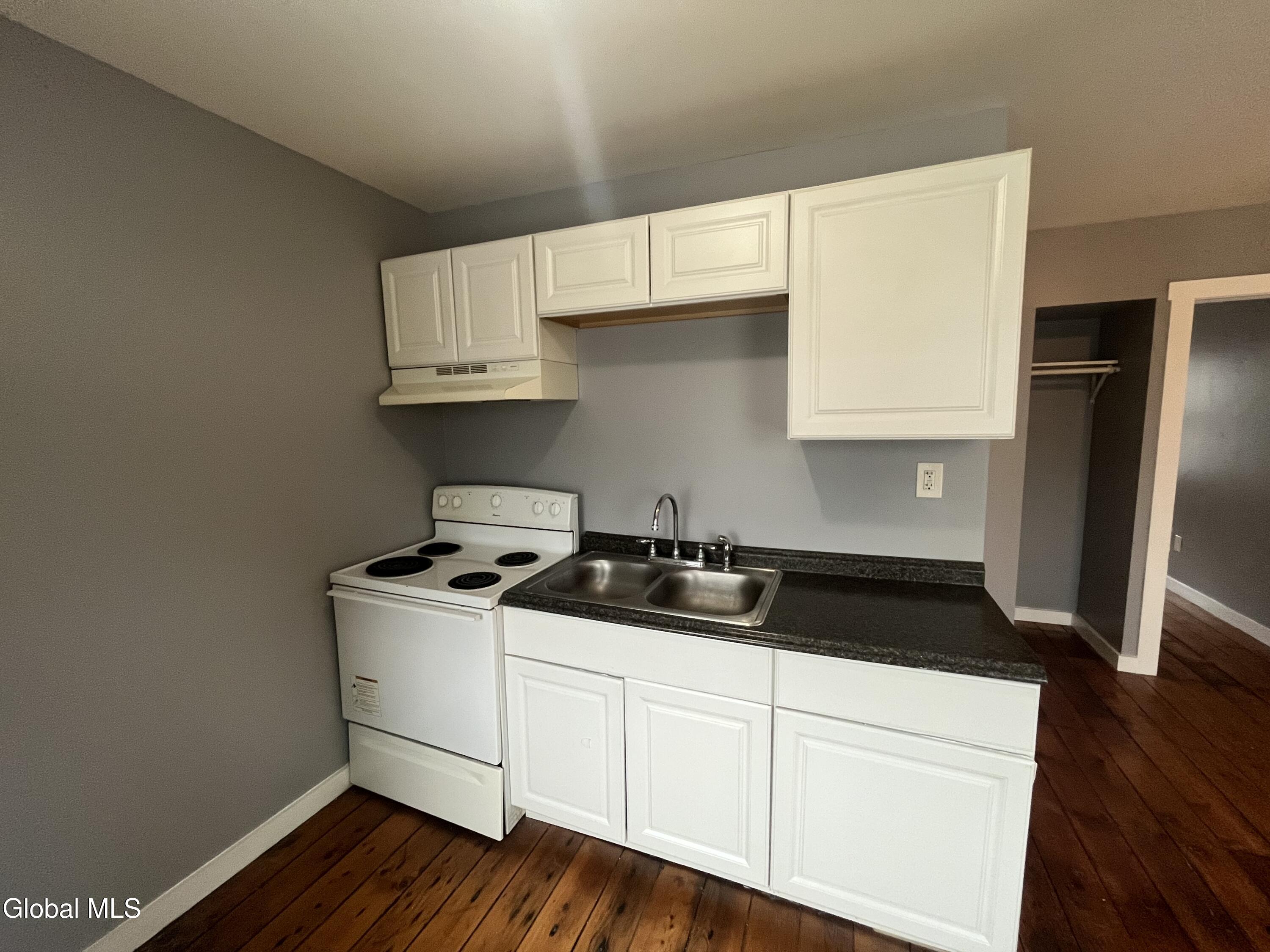 1643 1st Street, Unit 2 Rensselaer, NY 12144 - Photo 5 of 17 kitchen3