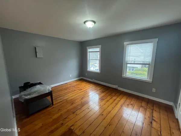 $1,275 | 1643 1st Street, Unit 2, Rensselaer, NY 12144