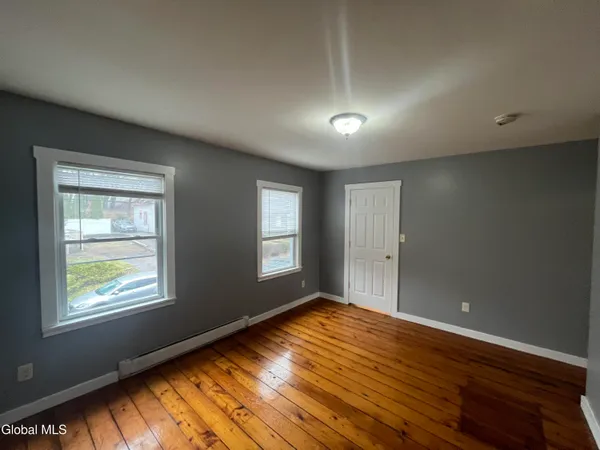 $1,275 | 1643 1st Street, Unit 2, Rensselaer, NY 12144