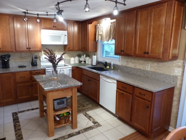 2 R Mills Farm Circle, Unit R Derry, NH 03038 - Photo 6 of 25 Gallery Image 6