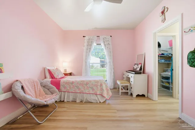 a view of house with garden