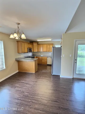 $1,700 | 2309 Paula Circle, Ocean Springs, MS 39564