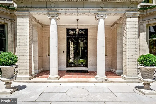 $849,900 | 4200 Pine Street, Unit 108A, Philadelphia, PA 19104