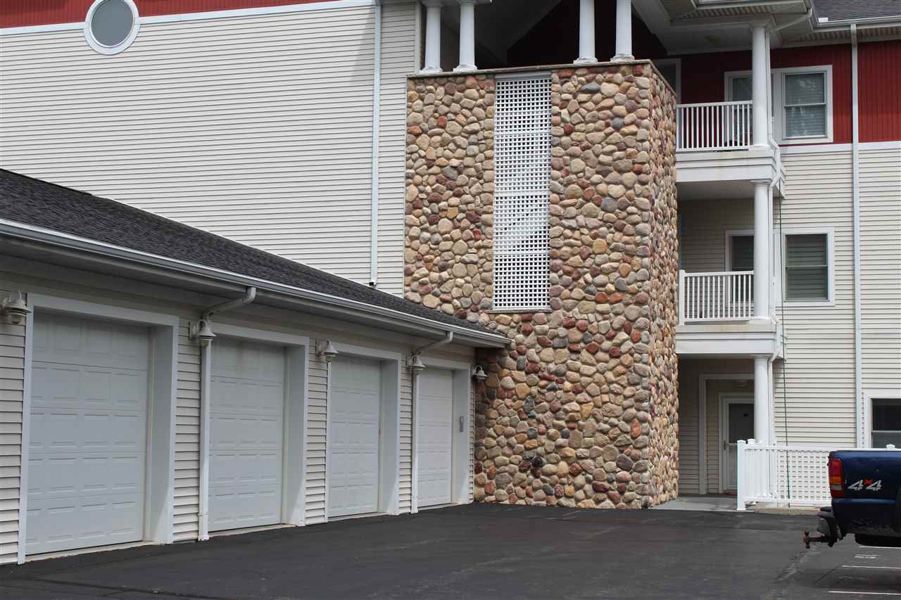 9042 East Hatchery Road, Unit 3 Syracuse, IN 46567 - Photo 2 of 22 Gallery Image 2