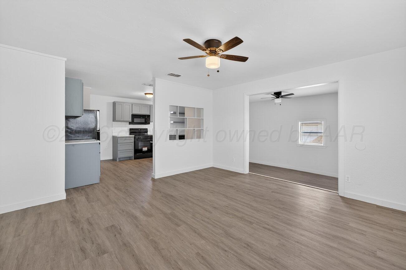 3009 Walnut Street Amarillo, TX 79107 - Photo 2 of 24 Living-2