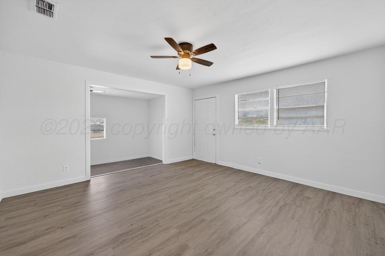 3009 Walnut Street Amarillo, TX 79107 - Photo 3 of 24 Living-3