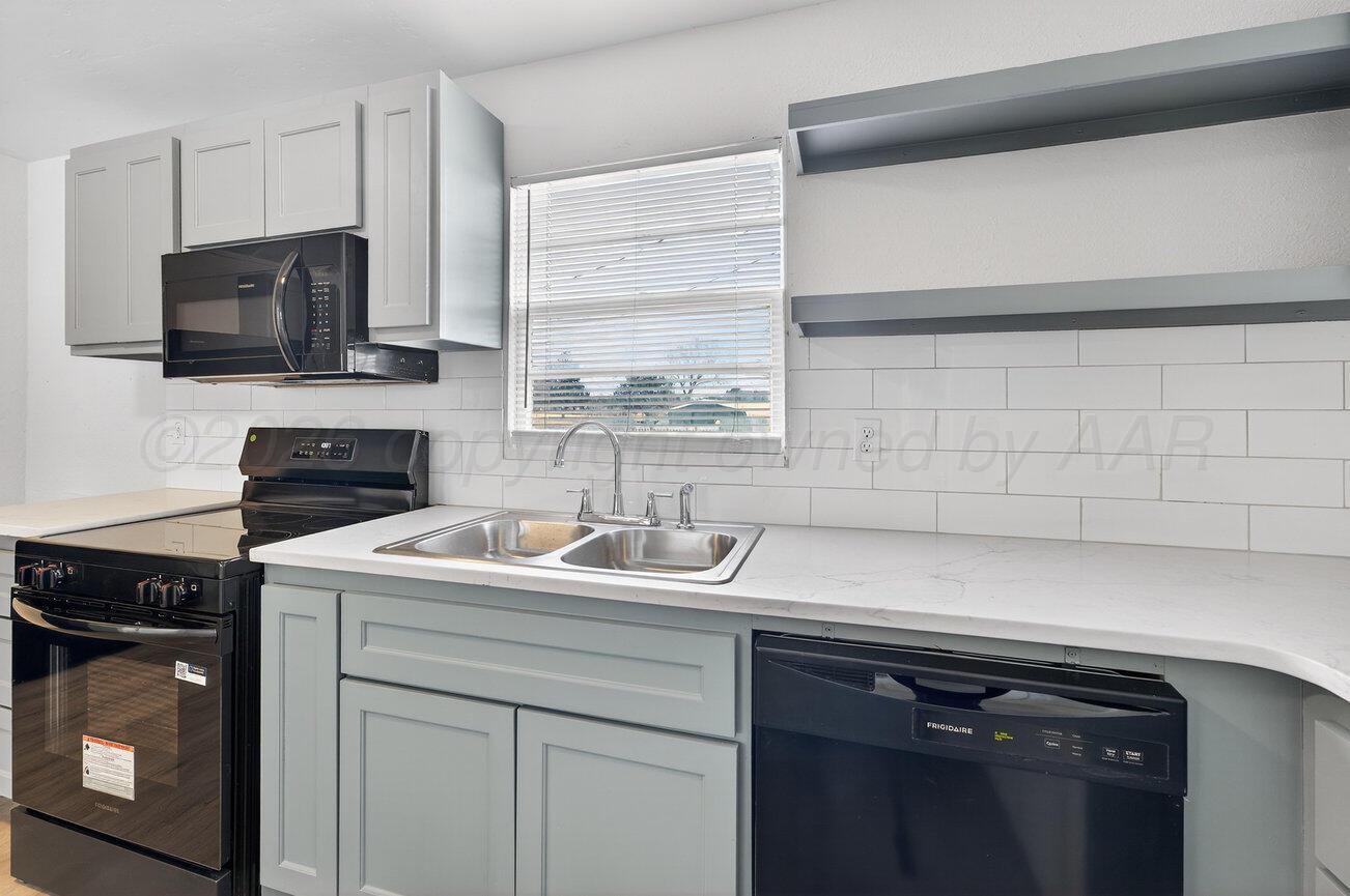 3009 Walnut Street Amarillo, TX 79107 - Photo 9 of 24 Kitchen