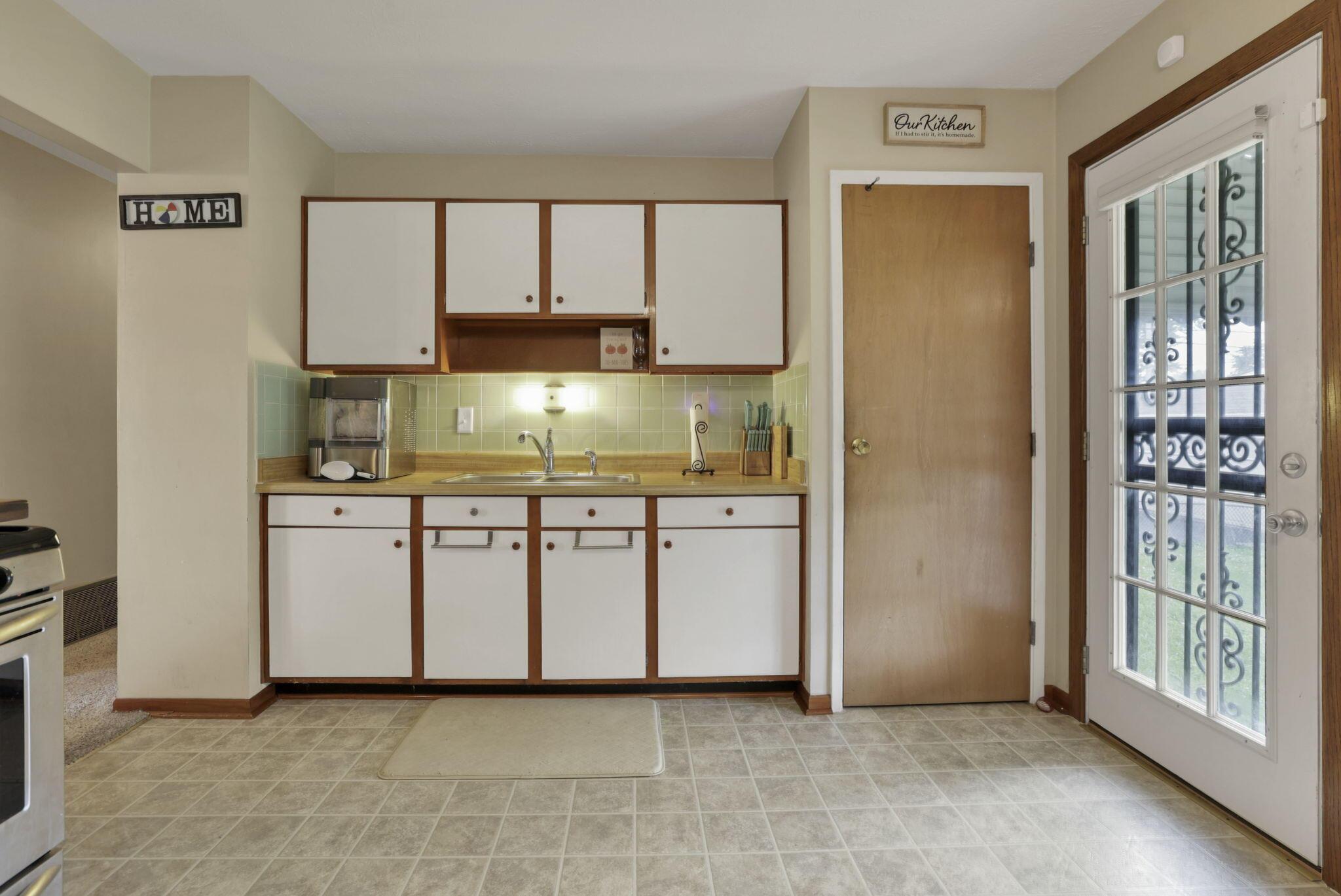 3905 Frazier Road East Columbus, OH 43207 - Photo 14 of 39 17-web-or-mls-939A9850