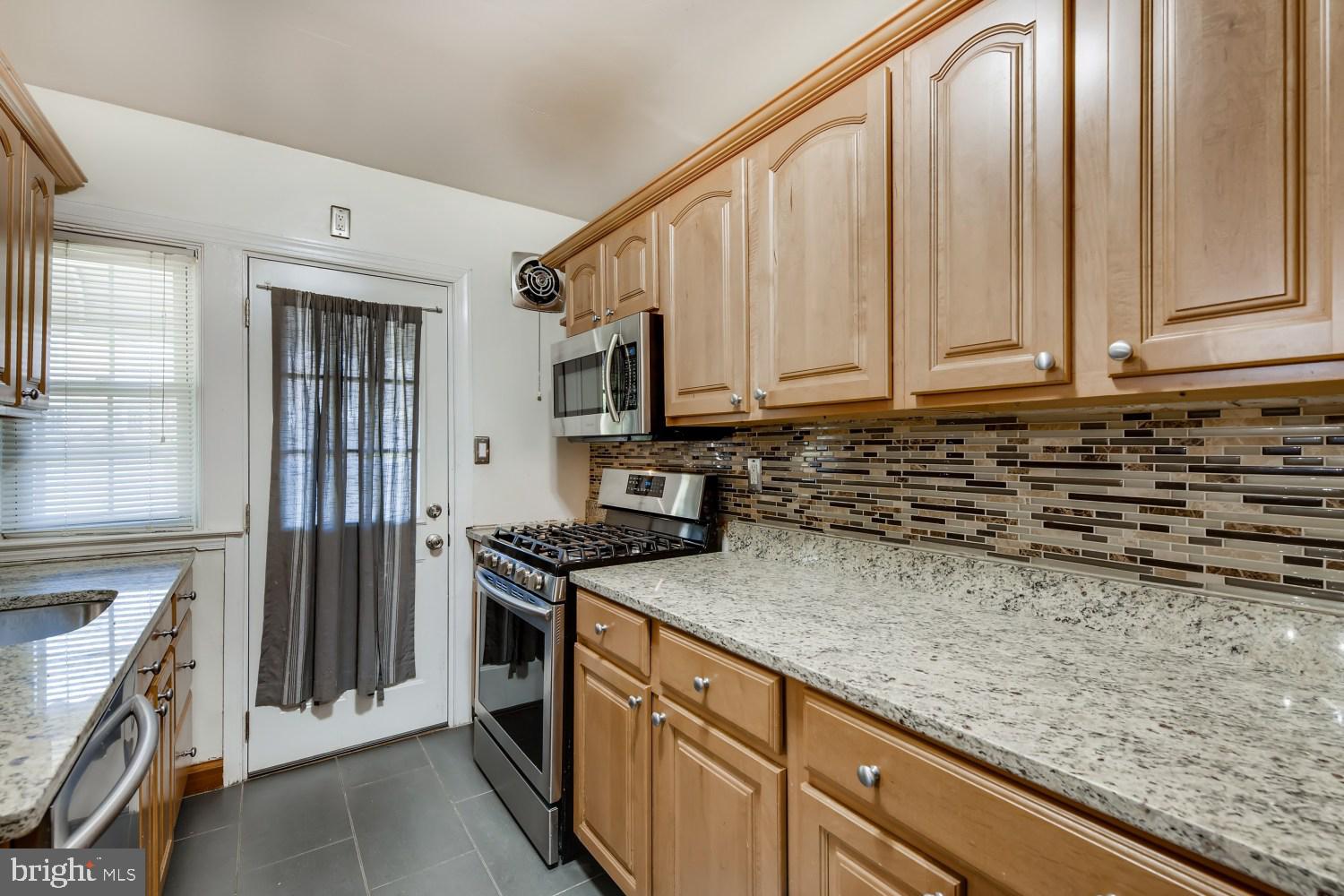 1717 Kennoway Road Towson, MD 21286 - Photo 11 of 31 Brand new 2020 granite countertops
