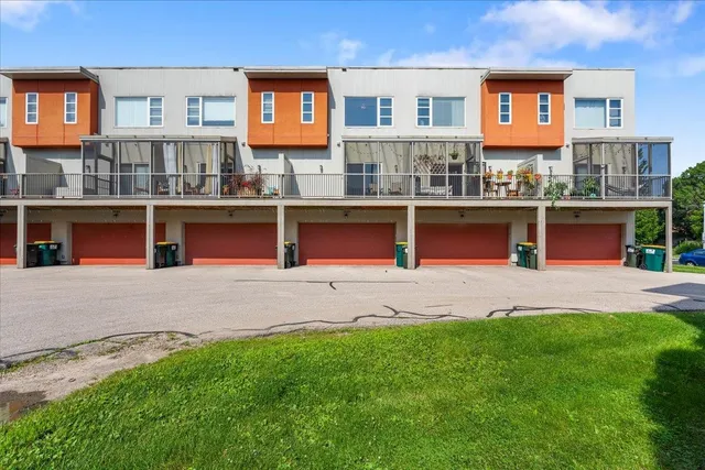 $319,900 | 5639 Brendan Avenue, Fitchburg, WI 53711