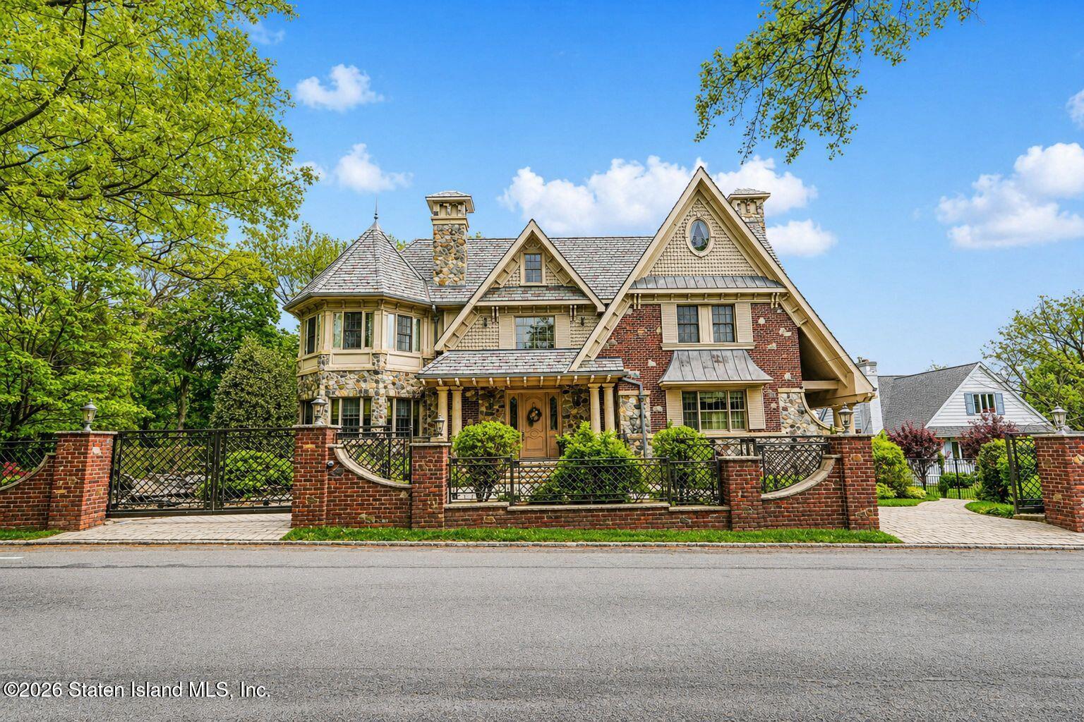 125 Benedict Road Staten Island, NY 10304 - Photo 2 of 96 125 forward street
