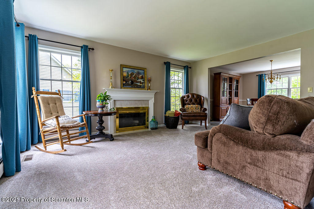 1118 Oakmont Road Clarks Summit, PA 18411 - Photo 4 of 61 Gallery Image 4