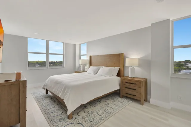 $588,000 | 1801 South Flagler Drive, Unit 701, West Palm Beach, FL 33401