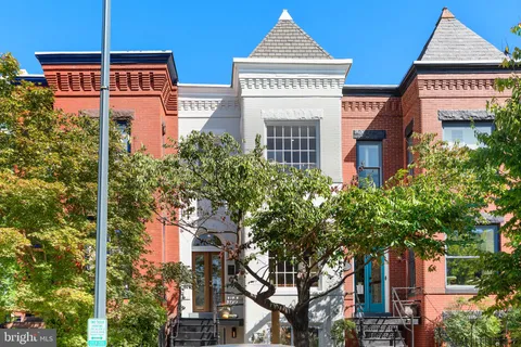 $1,200,000 | 427 10th Street Northeast, Washington, DC 20002