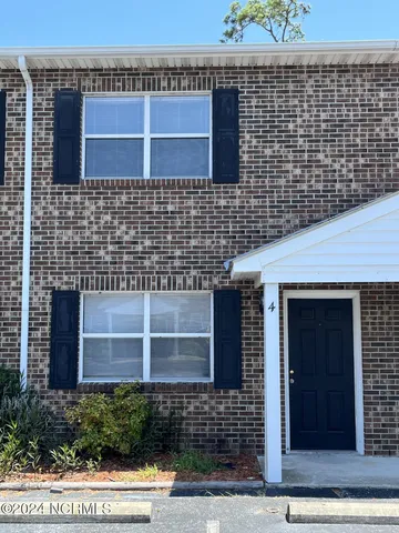 $995 | 3320 Bridges Street, Unit 4, Morehead City, NC 28557