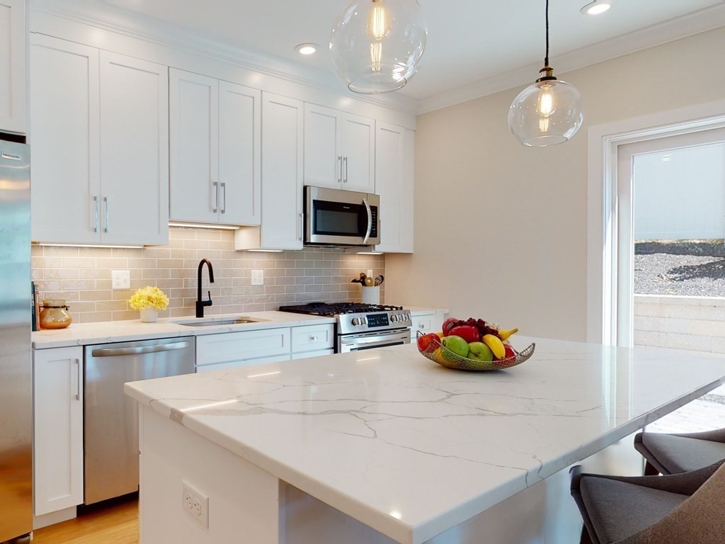 315 College Farm Road, Unit 11 Waltham, MA 02451 - Photo 11 of 39 Gallery Image 11