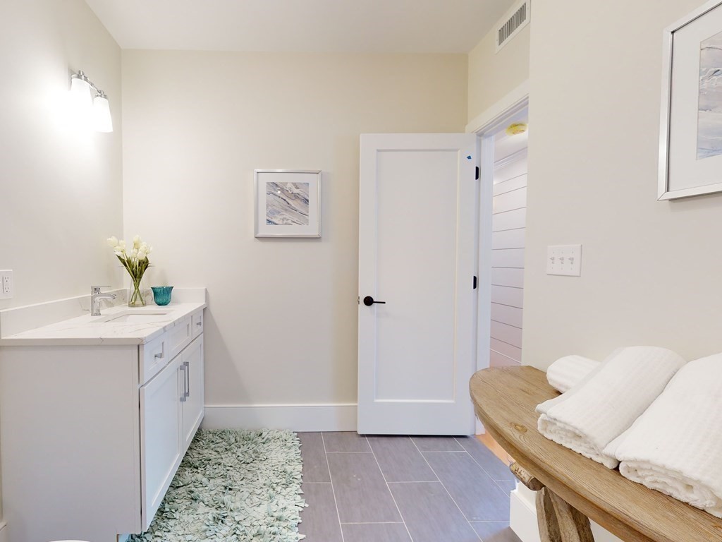 315 College Farm Road, Unit 11 Waltham, MA 02451 - Photo 17 of 39 Gallery Image 17