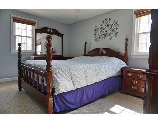 239 Dillingham Way Hanover, MA 02339 - Photo 3 of 11 Gallery Image 3