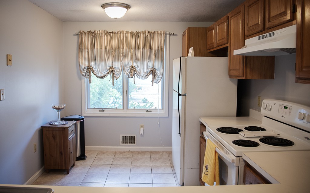 24 Stone Ridge Road, Unit 24 Franklin, MA 02038 - Photo 4 of 29 Gallery Image 4