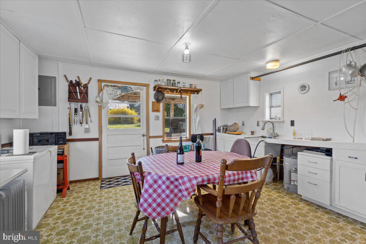 2485 Emmanuel Church Road Huntingtown, MD 20639 - Photo 53 of 67 Perfect for entertaining guests too!