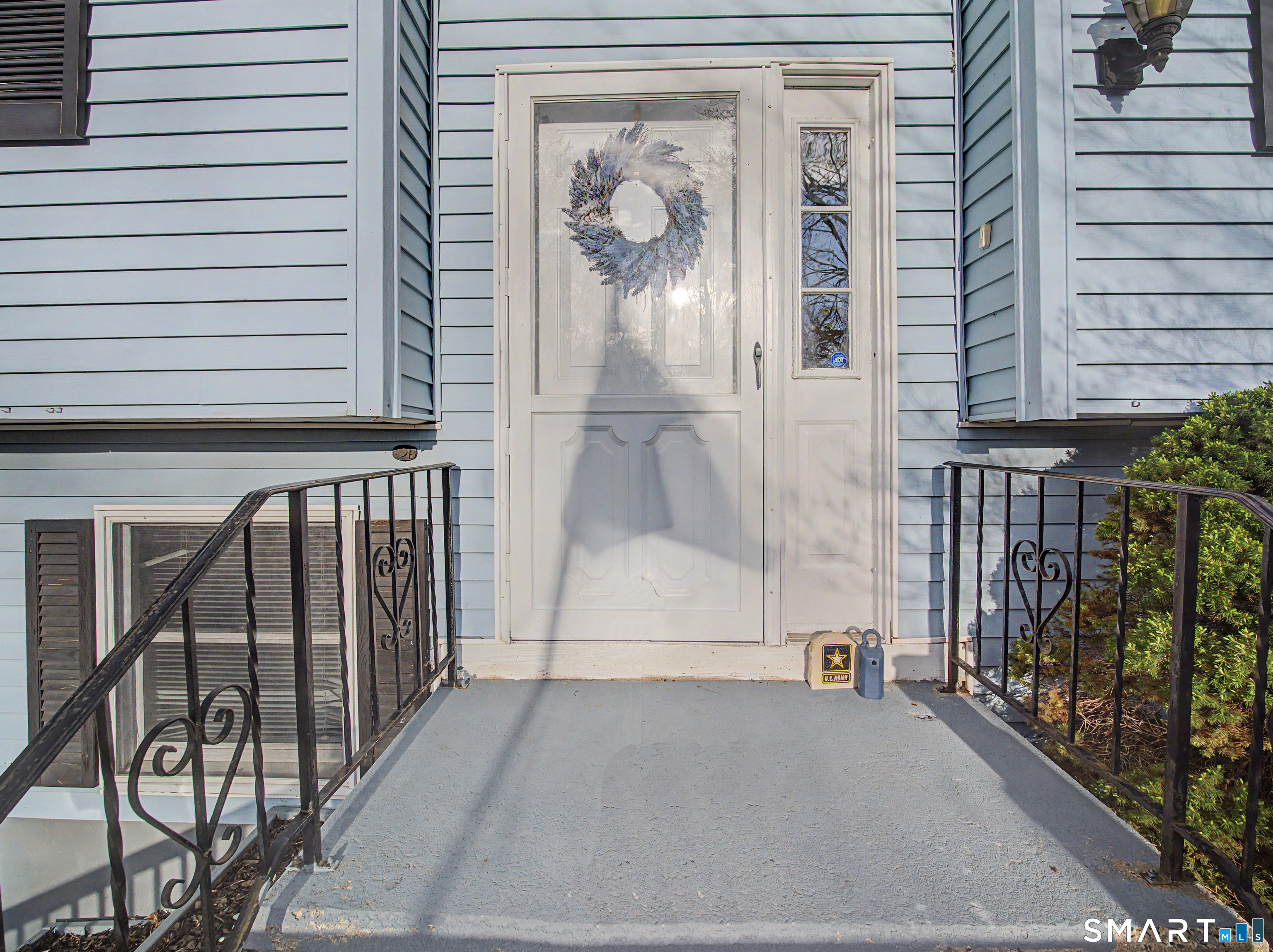 a view of entryway door