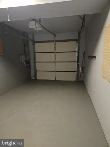 $2,100 | 5520 Doral Drive, Wilmington, DE 19808