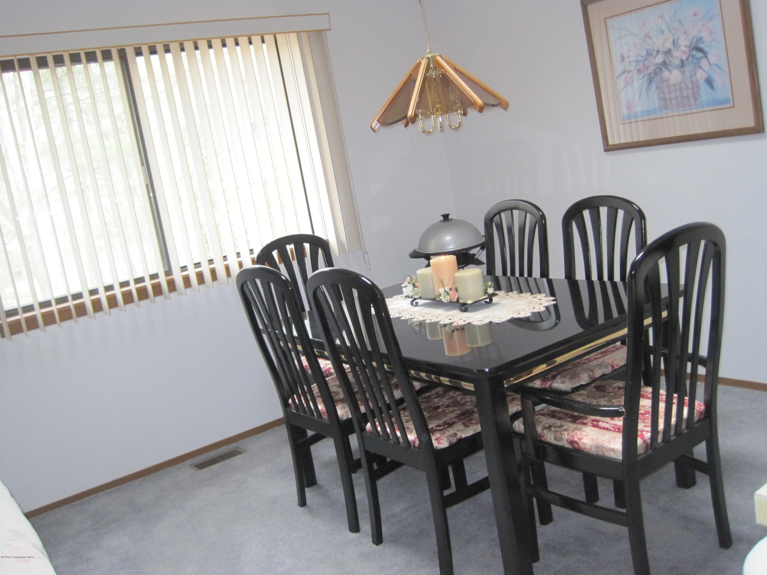157 Stream Court Bushkill, PA 18324 - Photo 3 of 16 DINING ROOM