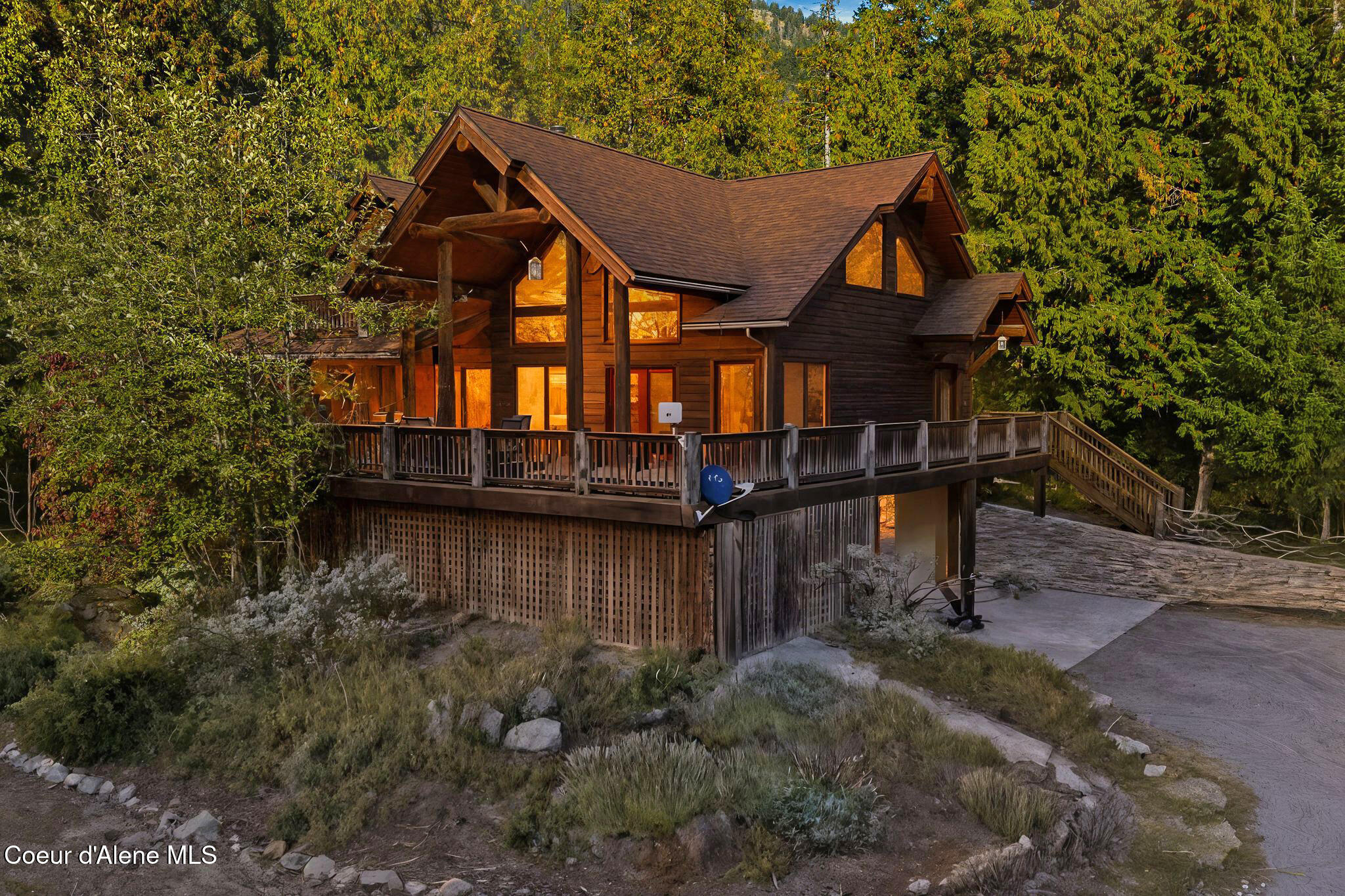 700 Sunset View Lane Hope, ID 83836 - Photo 1 of 1 Craftsman Cedar home