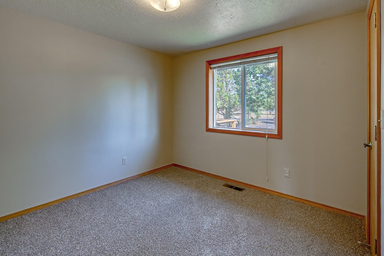 64597 McGrath Road Bend, OR 97701 - Photo 19 of 40 64597-027