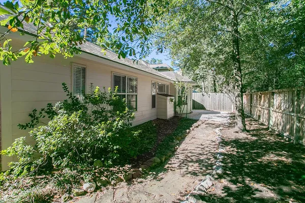 $1,950 | 6 Tranquil Glade Place, Spring, TX 77381