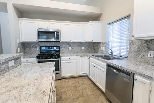 $1,950 | 6 Tranquil Glade Place, Spring, TX 77381