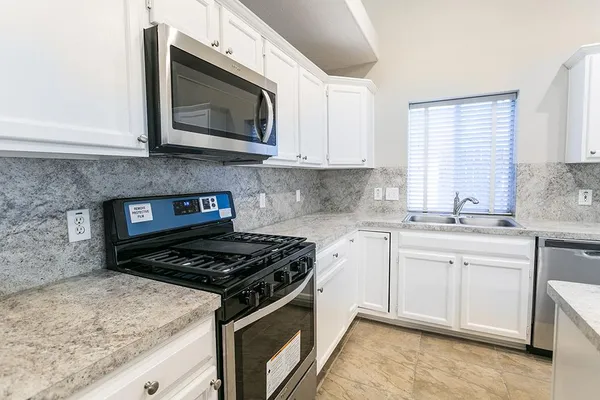 $1,950 | 6 Tranquil Glade Place, Spring, TX 77381