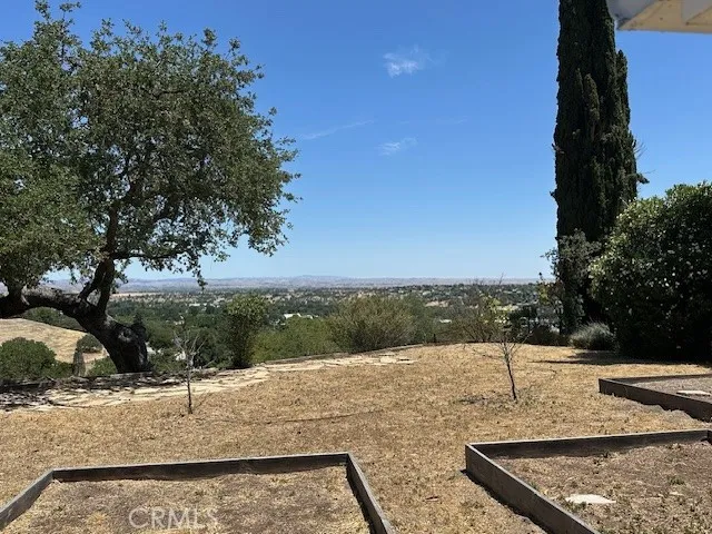 $1,295,000 | 215 Hilltop Drive, Paso Robles, CA 93446