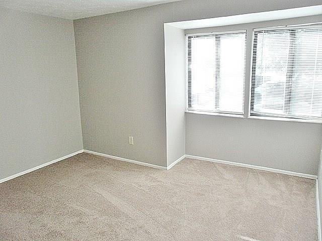 321 Ridge Point Circle, Unit 31B Bridgeville, PA 15017 - Photo 15 of 22 Gallery Image 15
