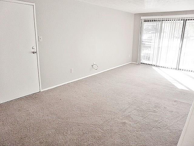 321 Ridge Point Circle, Unit 31B Bridgeville, PA 15017 - Photo 5 of 22 Gallery Image 5